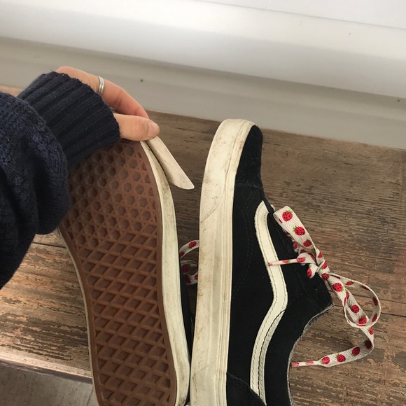 Classic Vans w/ Strawberry Laces 🍓 - Picture 4 of 4